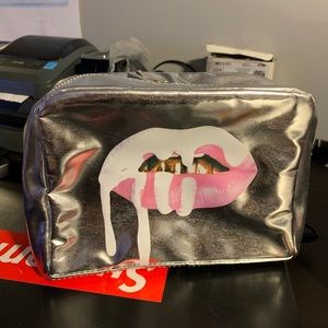 Kylie Jenner make-up bag (BAG ONLY)